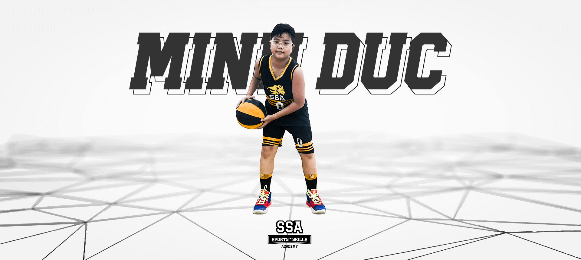 CẬU BÉ “MŨM MĨM” VỚI GIẤC MƠ BÓNG RỔ CHÁY BỎNG